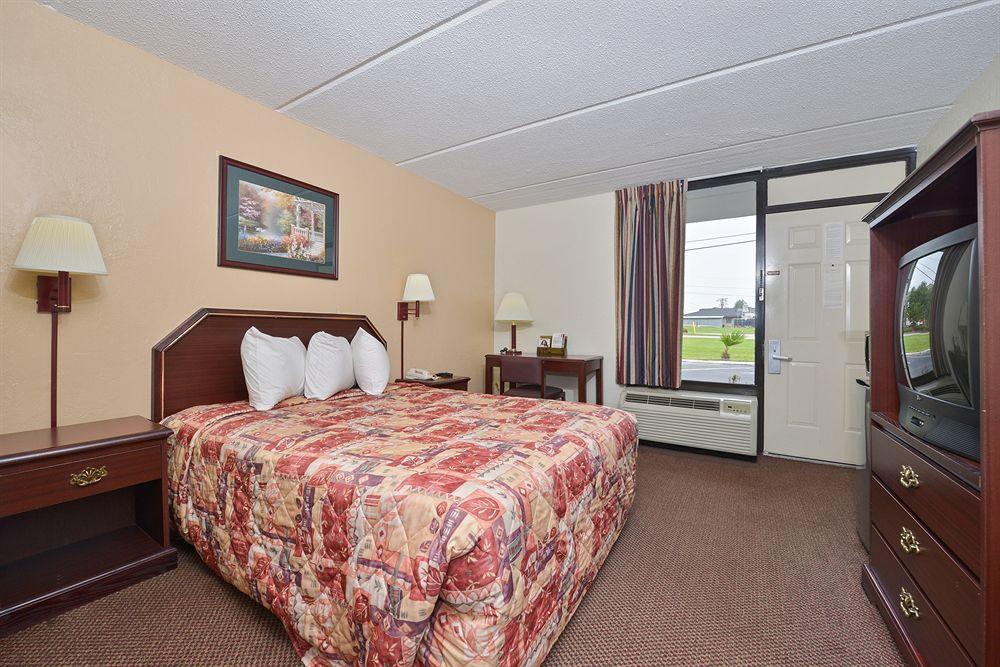 Econo Lodge Midtown Savannah Exterior foto